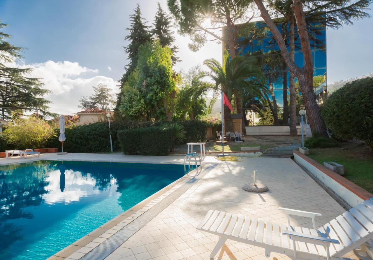 I Giardini Del Sole Con Piscina By Wonderful Italy Apartment Sanremo Ngoại thất bức ảnh